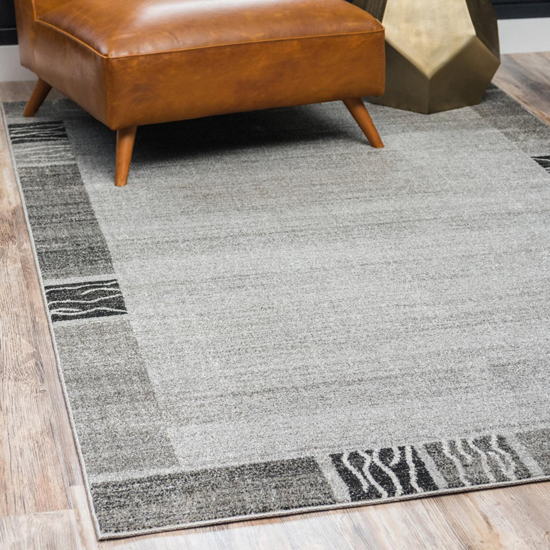 Tapis gris clair Saho, Rectangle 5 pi 3 po x 8 pi