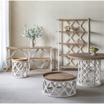 Console 64,2 x 16,5 x 33,5 po à trois niveaux en bois avec motifs découpés