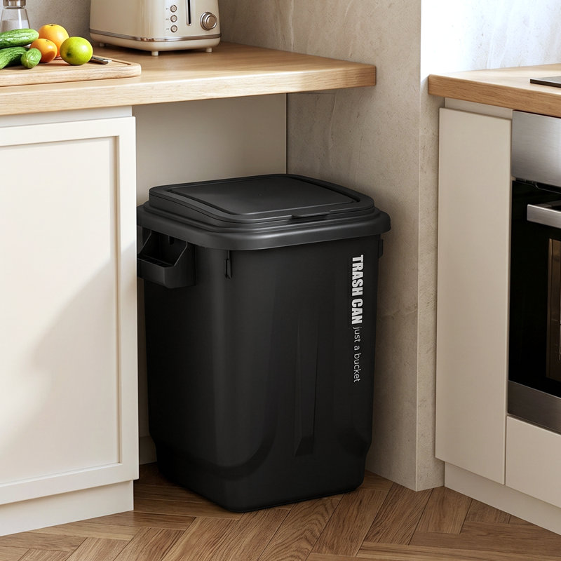 PP Kitchen Trash Can, Black
