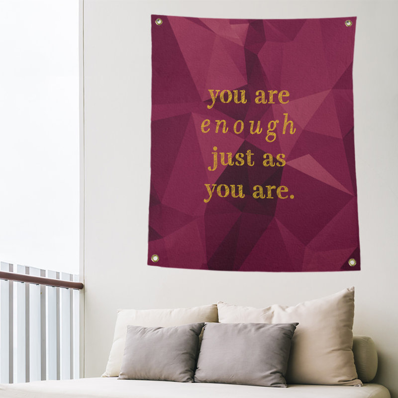 Tapisserie «Polyester You Are Enough» en polyester, H 80 po x l 59 po, Spinelle / or