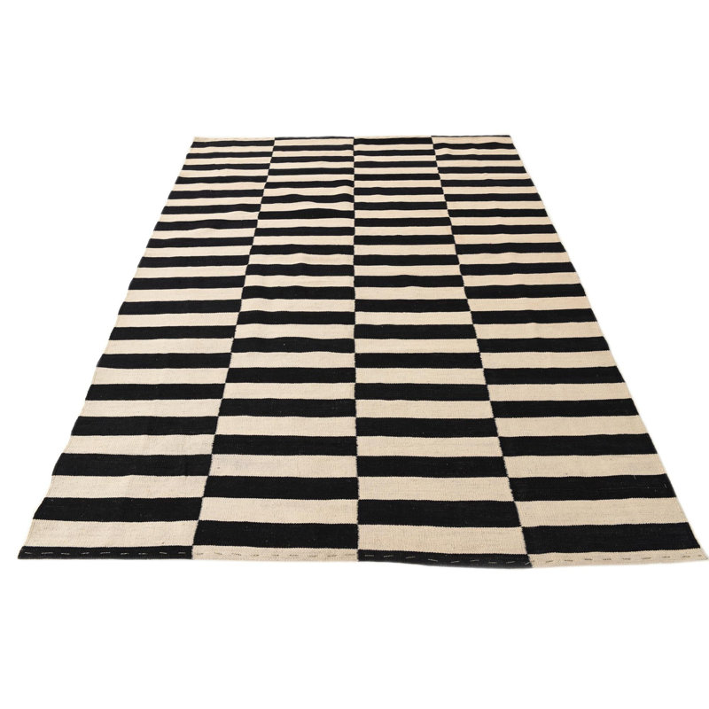 Tapis noir et blanc 5 x 8 Pinkerton