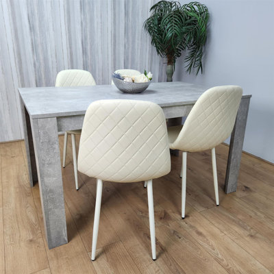 Marniqua 4 - Person Dining Set