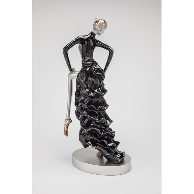 Lady in Style I Statue