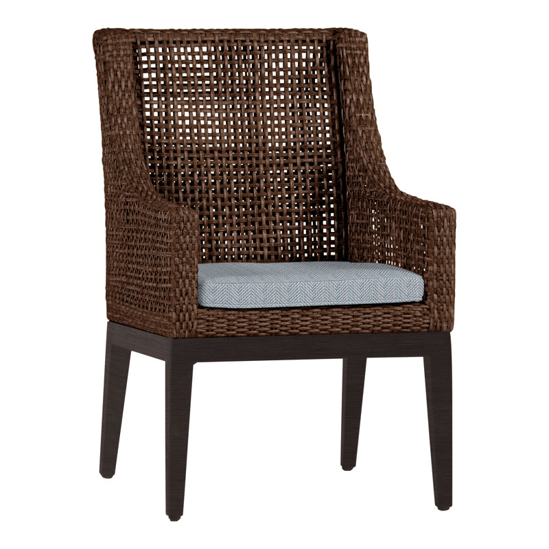 Chaise avec accoudoirs d'extérieur en résine et osier Pen-pena N-Dura, Welt, Raphia / bois de santal, Perigold Mixi Fern