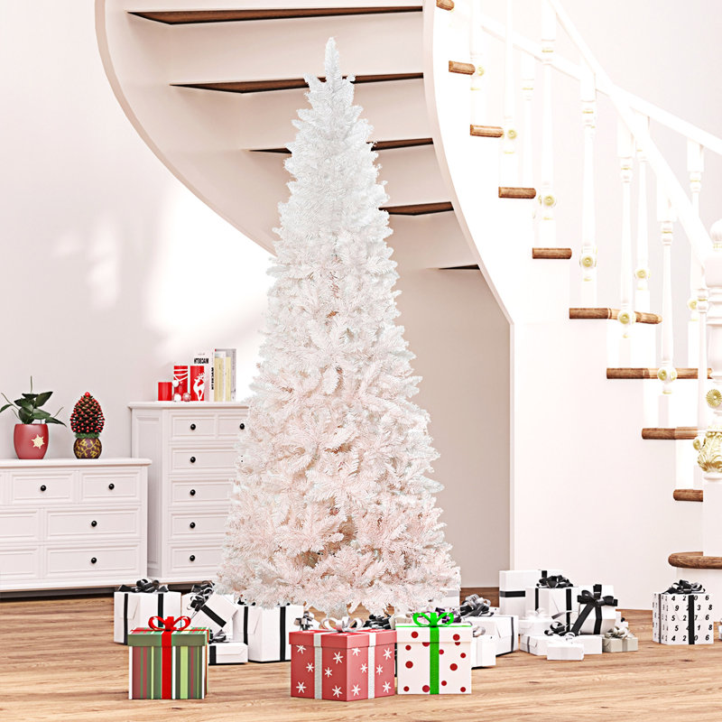 Grand sapin de Noël artificiel non éclairé
