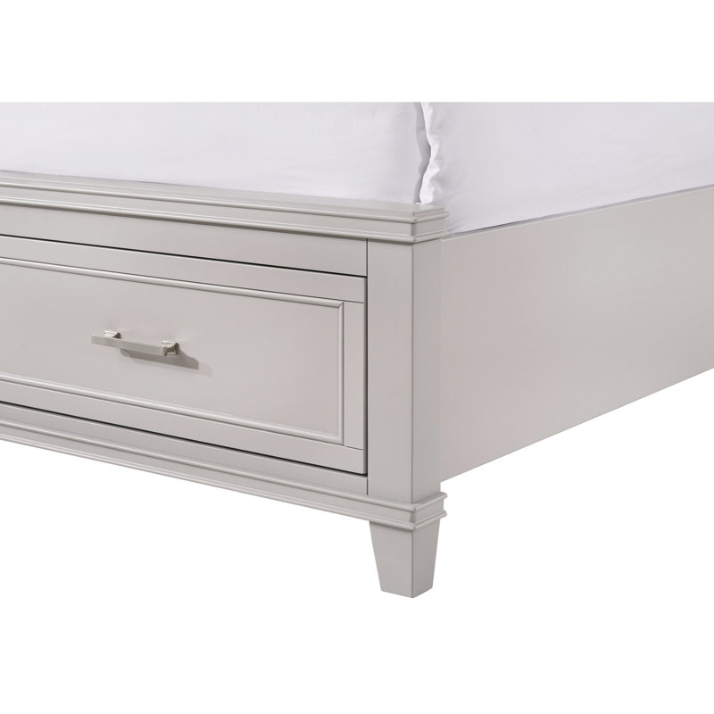Grand lit de rangement gris, fait de bois massif et de composants gris, pour économiser de l'espace