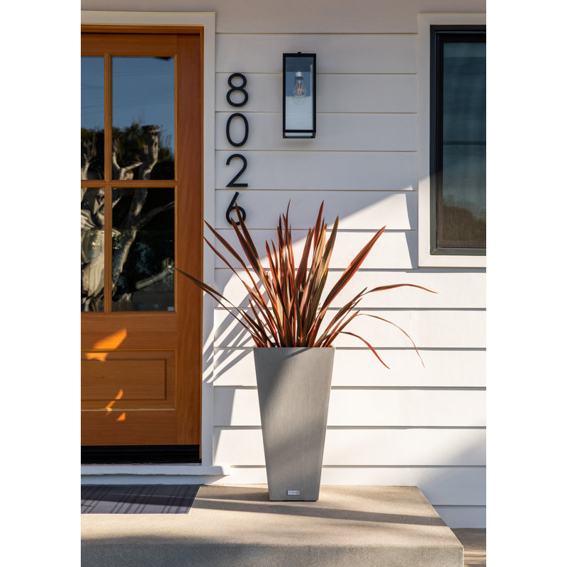 Pot à fleurs Pure Series Midland, H 30 po x l 15,25 po x P 15,25 po, Gris anthracite, 1