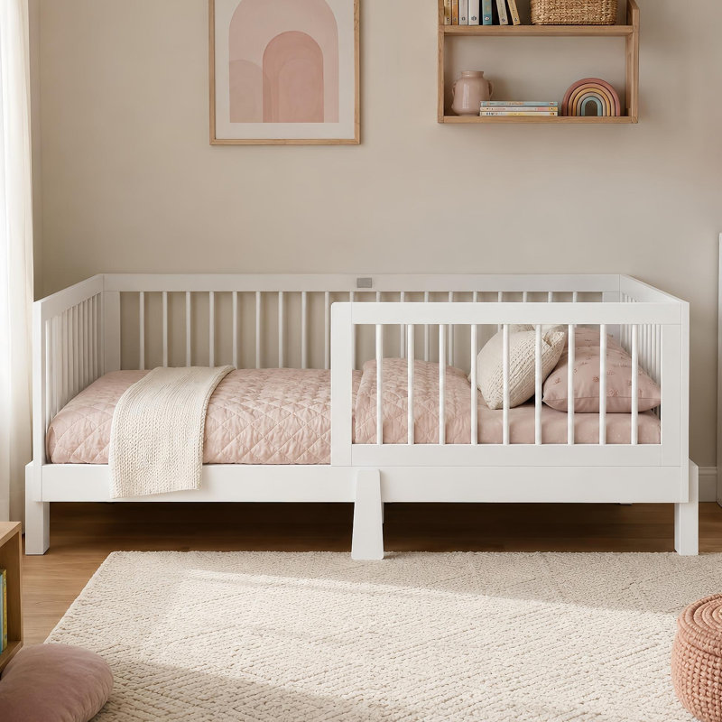 Lit double sur pied en bois Montessori avec garde-corps, lit de jour convertible 3-en-1 en lit plateforme pour enfants, cadre de lit multifonctionnel pour chambre de garçon, blanc