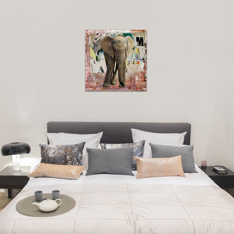 "Elephant Torn" par Luz, impression sur toile, H 26 po x l 26 po x P 1,5 po, Toile tendue, Pas de tapis