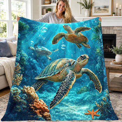 Couverture en flanelle à motif tortue de mer, inspirée de la vie sous-marine et des récifs coralliens. Ultra douce, confortable, légère et chaude, elle est idéale pour le divan, le lit, le salon, la chambre à coucher, le bureau ou les voyages. Décoration intérieure toutes saisons, lavable à la machine. Cadeau original.