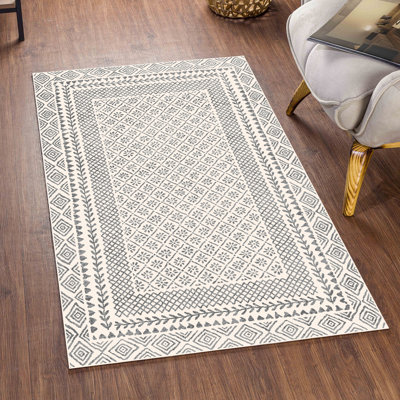 Rich Oriental Area Rug