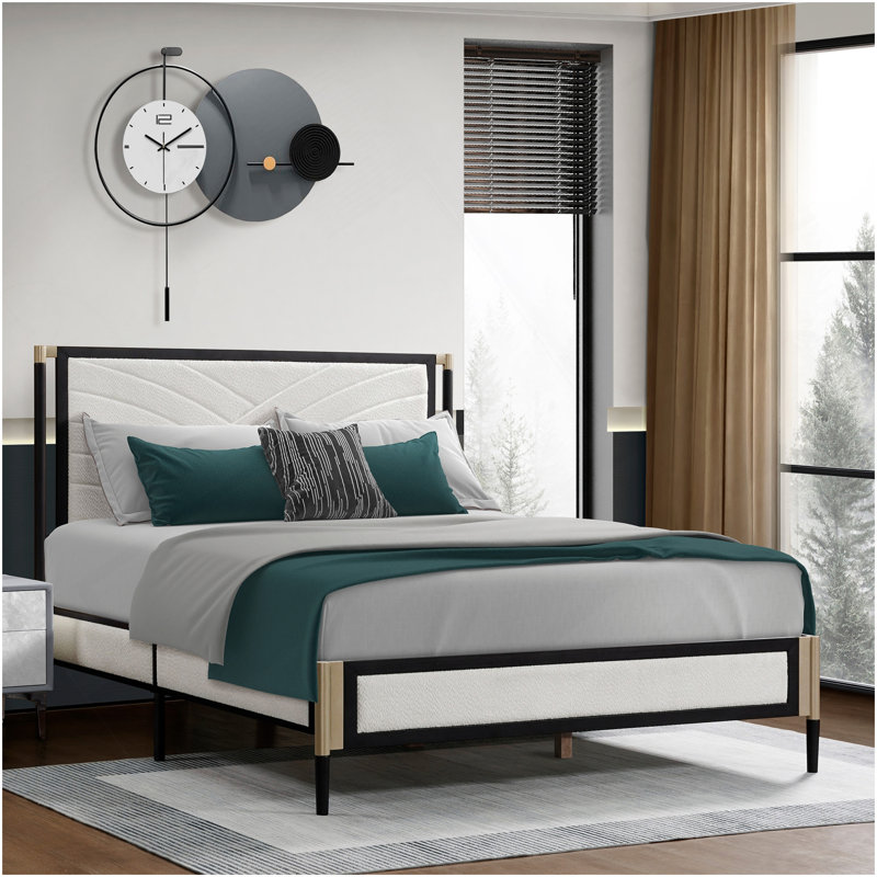 Lit double avec tête de lit en tissu blanc, cadre argent champagne et noir