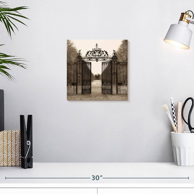 Lilie Hampton Gate, 10" H x 10" W