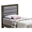 Lit simple gris élégant, offrant un environnement de sommeil confortable, gris polyvalent pour un sommeil réparateur