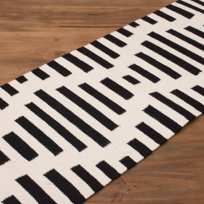 Lough Diamond Illusion Wool Table Runner