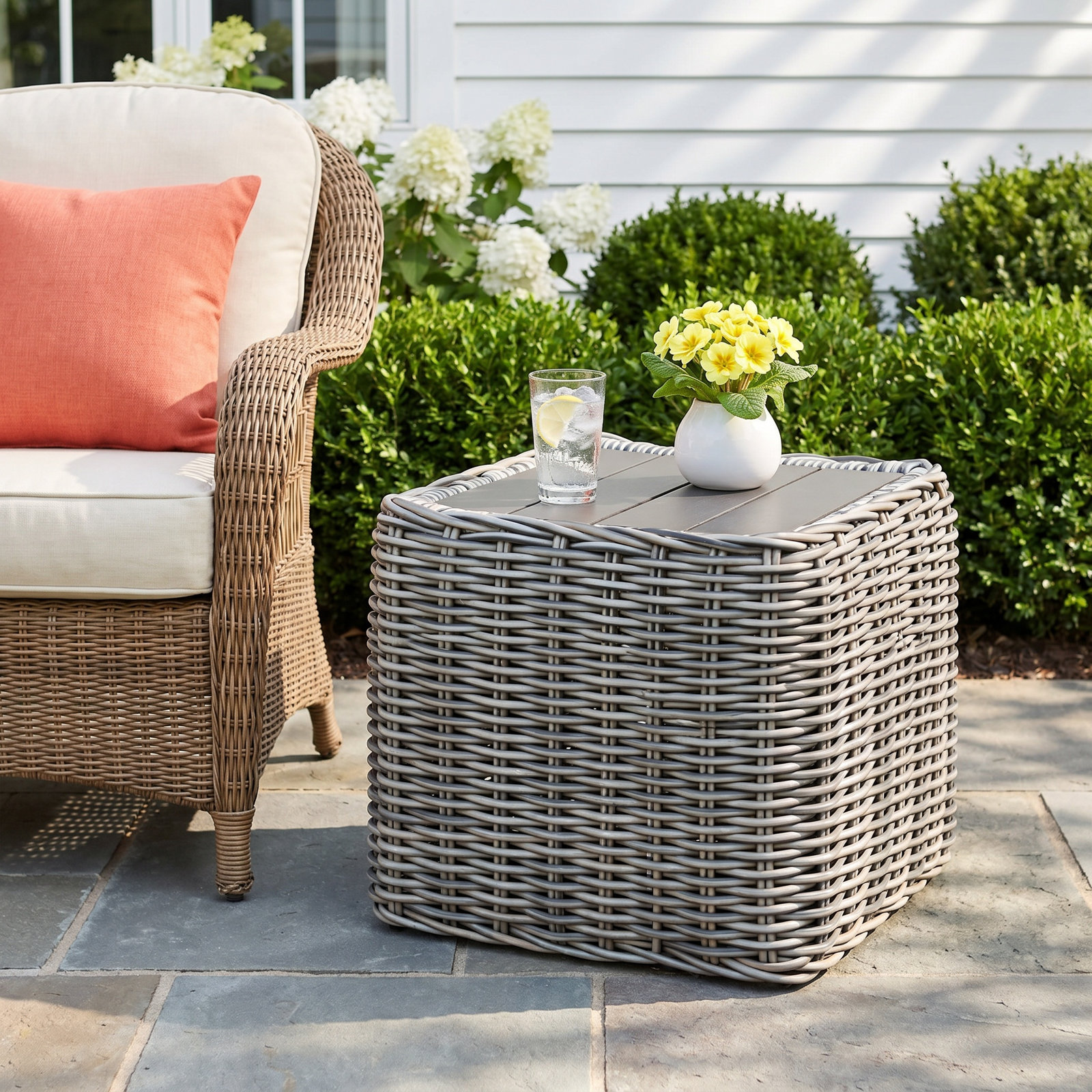 Sommer 20'' Metal Outdoor Side Table