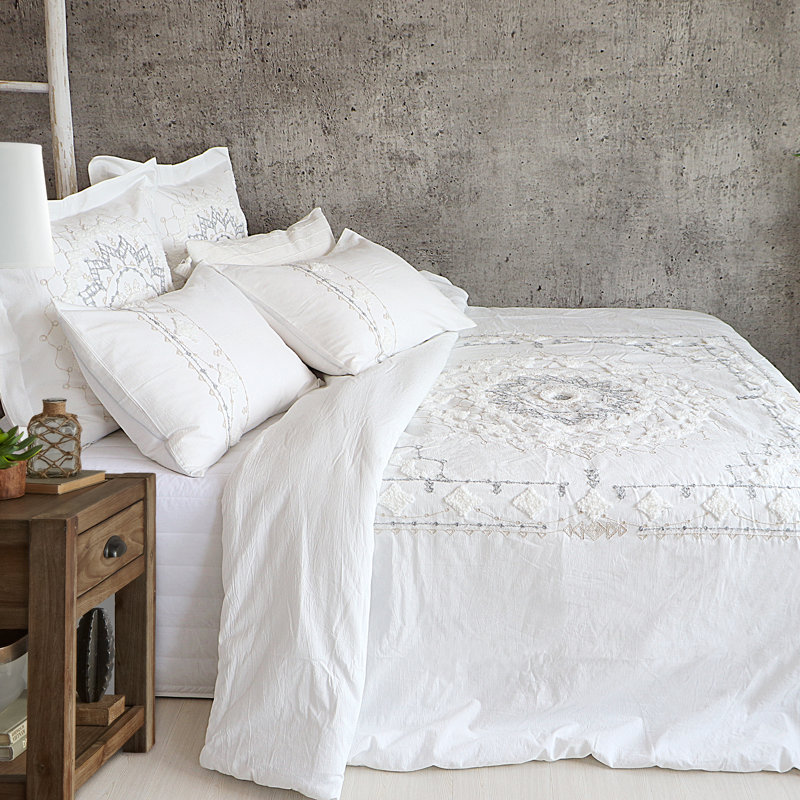 AB Harleson Medallion 3pc Duvet Set, King Duvet Cover + 2 Euro Shams