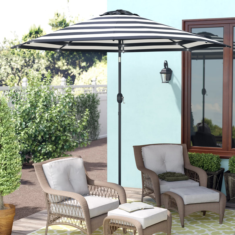 Parasol de jardin extérieur solaire 9 pi x 9 pi Yolanda Yolanda, Noir / blanc