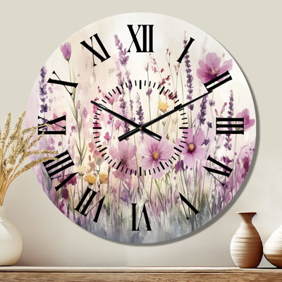 Horloge murale ronde en métal de style chalet, prairie printanière aux couleurs pastel et aux fleurs sauvages -