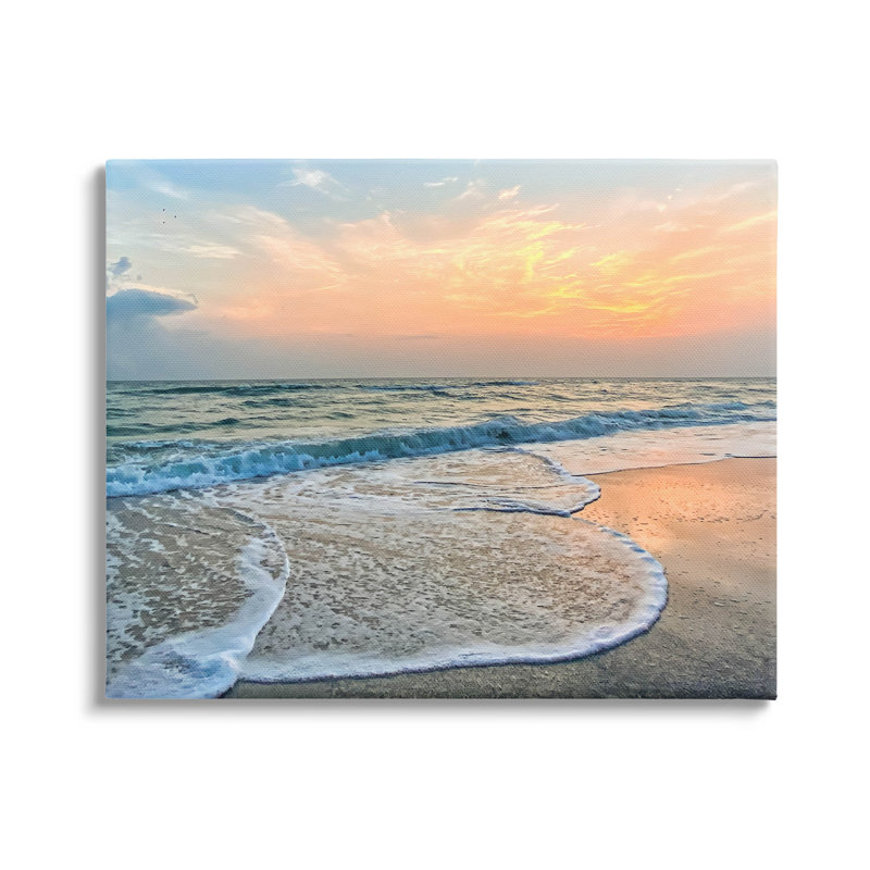 «Vast Panoramic Beach Layered Waves» par Mary Lou, photographie sur toile tendue, H 16 po x l 20 po x P 1,5 po