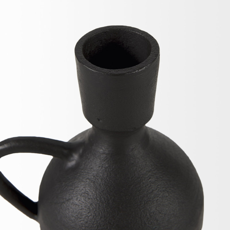Vase en métal noir mat d'inspiration italienne