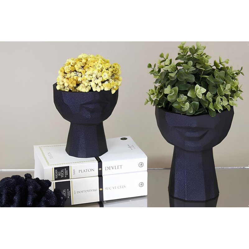 Jaffrey Figurines & Sculptures, Black