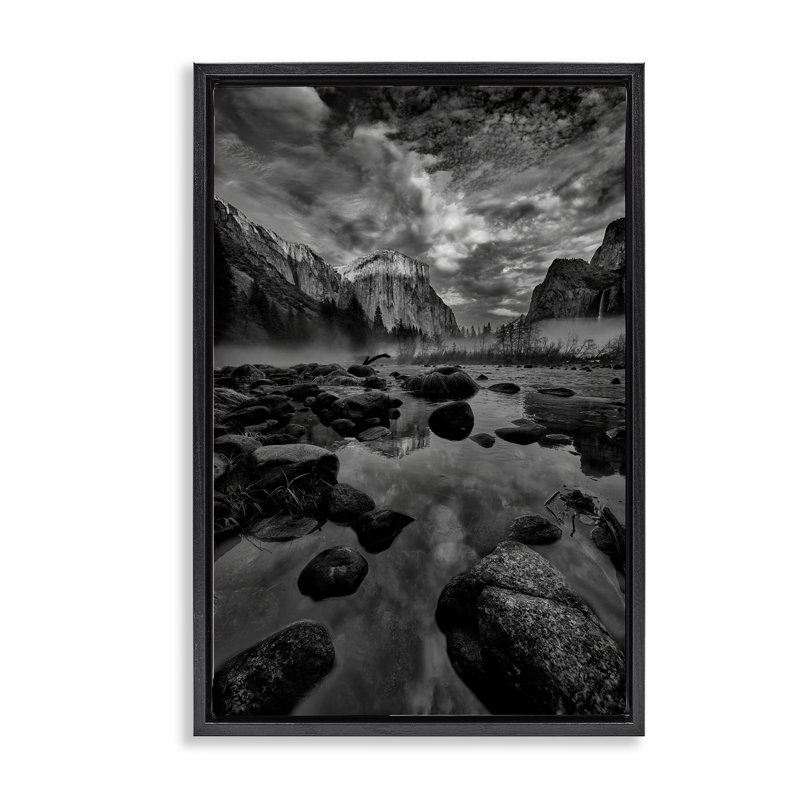 Cadre flottant Morning In Yosemite Valley, design par Jon Evan, H 31 po x l 21 po, Cadre flottant noir de jais
