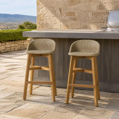 Ensemble de 2 tabourets de bar d'extérieur de 30 pouces avec des sièges en faux rotin tissé et des cadres en bois massif durable, des sièges de patio résistants à l'eau avec des pieds croisés de style Mid-Century, une capacité de poids de 300 lb