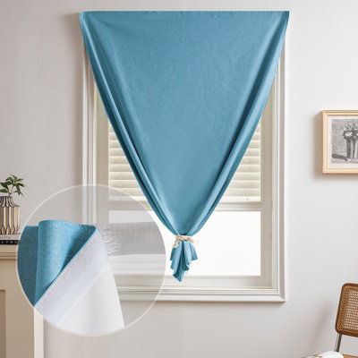 Rideaux occultants autocollants sans perçage, en polyester, pour une intimité instantanée. Faciles à installer, ils sont parfaits pour la chambre, les résidences étudiantes, les véhicules récréatifs et les voyages.