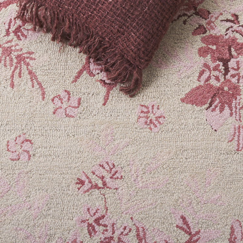 Tapis floral en laine crocheté à la main Jonsson, Rectangle 5 pi 3 po x 8 pi 3 po