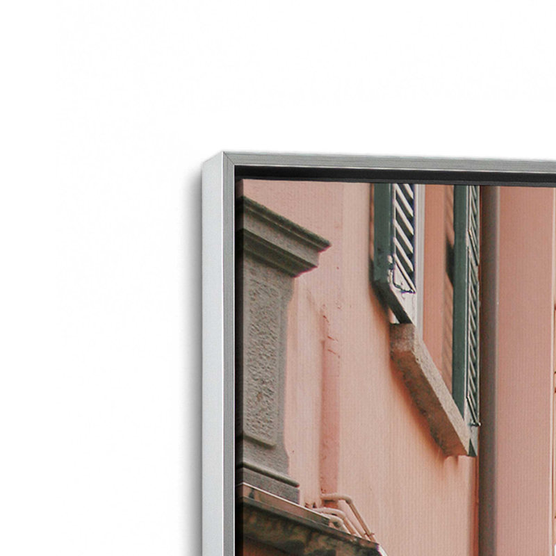Impression sur toile Bellagio, Cadre flottant en chrome poli, H 48,75 po x l 32,75 po x P 1,75 po