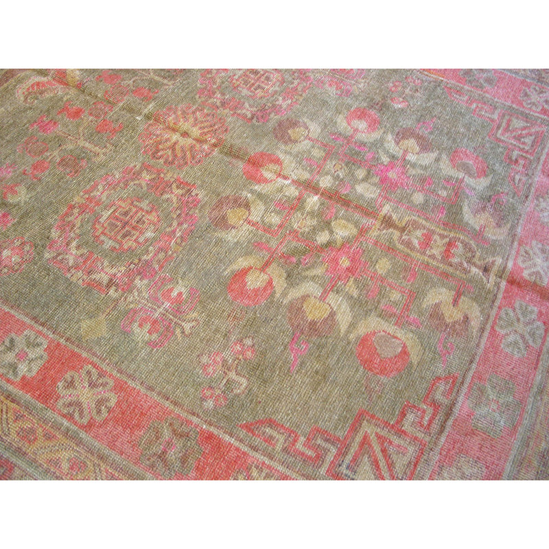 Tapis Khotan unique en son genre