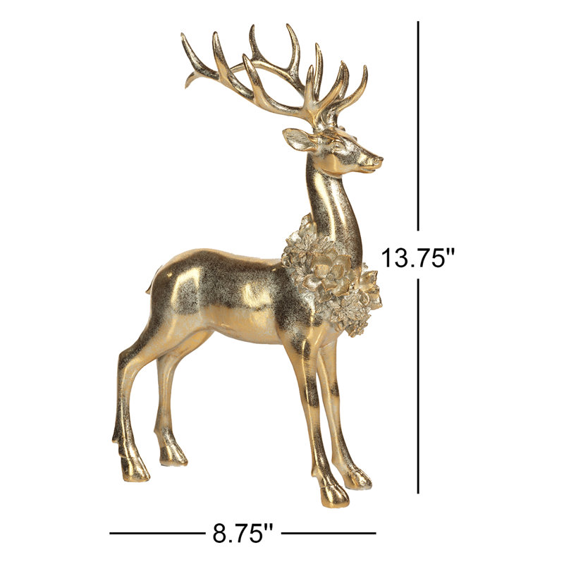 Figurine Clara debout avec couronne florale