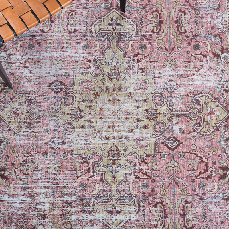 Gulick Oriental Area Rug in Pink/Beige, Rectangle 2'6" x 4'