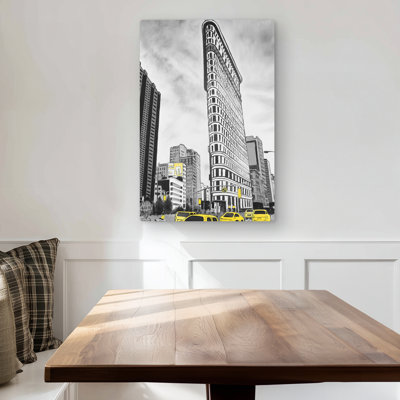 Outline of Flatiron Building - New York Metal Print | Home Decor