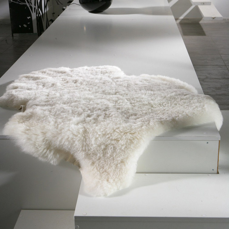 Dalaman Handmade Icelandic Sheepskin White Area Rug