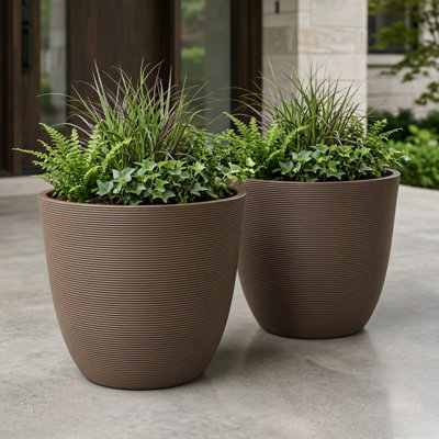 Tahmina Ribbed Round Composite Planter Set