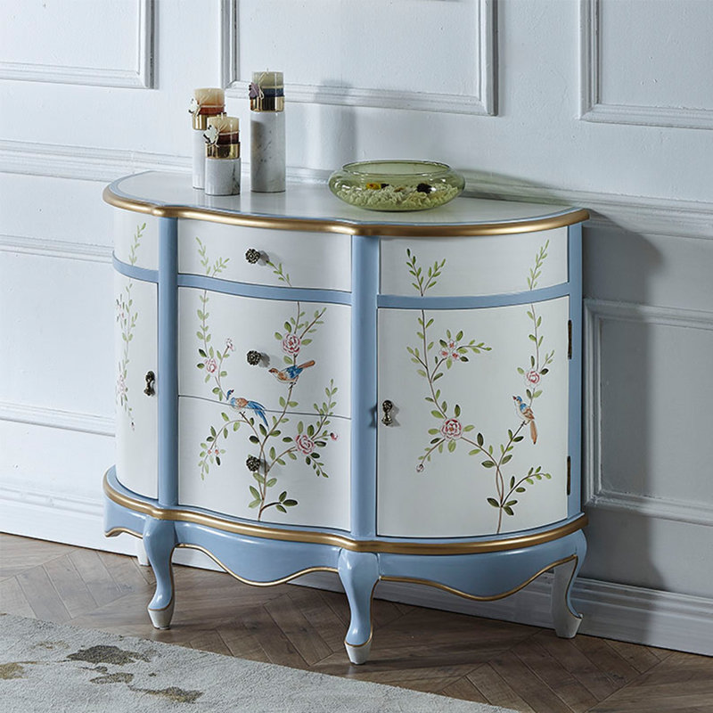 Armoire de salon de style américain.