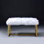 Banc de chambre contemporain blanc et doré avec coussin en fausse fourrure chaud pour le confort