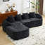 Canapé en chenille compressée en forme de L qui s'agence bien avec n'importe quel salon. Il est doté d'une éponge hautement élastique pour une assise confortable, d'accoudoirs courbés et de quatre coussins décoratifs-629187918