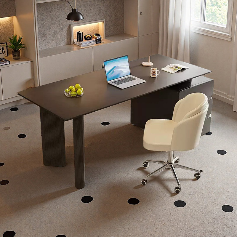 Bureau raffiné, Noir
