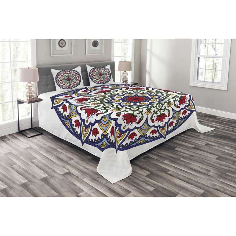 Adetola Bedspread Set with Pillow Sham, 220 x 264 cm Bedspread - 2 Shams