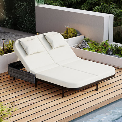 Lit de jour d'extérieur, lit de jour en rotin de patio avec dossier réglable à 5 positions et coussins et oreillers amovibles, causeuse d'extérieur à cadre en fer pour le jardin, la cour, le bord de la piscine
