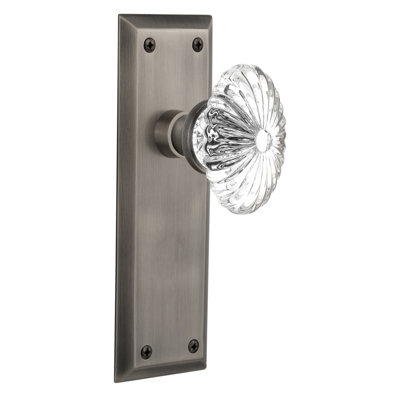 New York Plate with Oval Fluted Crystal Door Knob