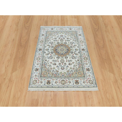4'7"x6'8" Powder White Nain Design 250 KPSI 100% Wool Hand Knotted Rug 44DEE9F7CA344F1DA16D06A125804A7B