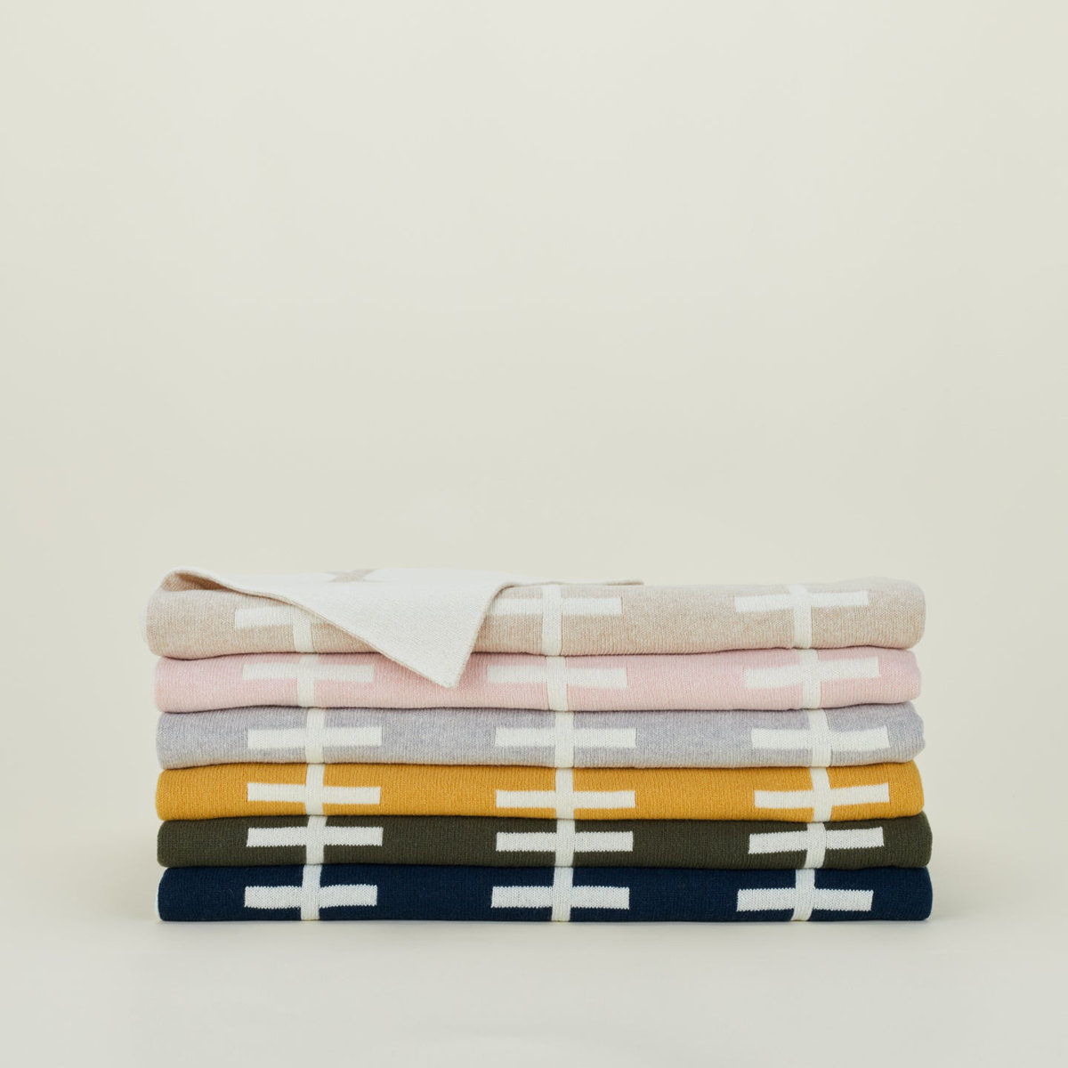 Hawkins New York Cross Knitted Throw Blanket - Thumbnail 2