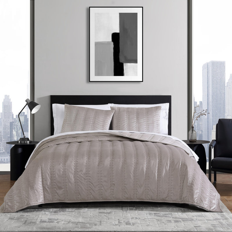 Vera Wang Linear Stitch Solid Quilt Set, King Quilt + 2 King Shams, French Clay