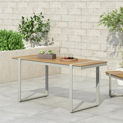 Table de salle à manger d'extérieur