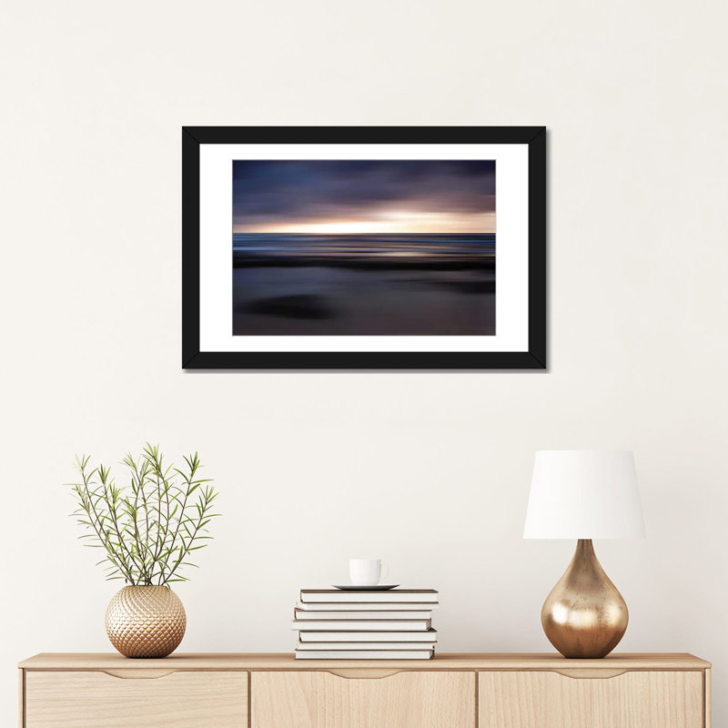 «Northern Lights», impression sur toile, H 18 po x l 26 po x P 1,5 po, Toile encadrée noire, Blanc