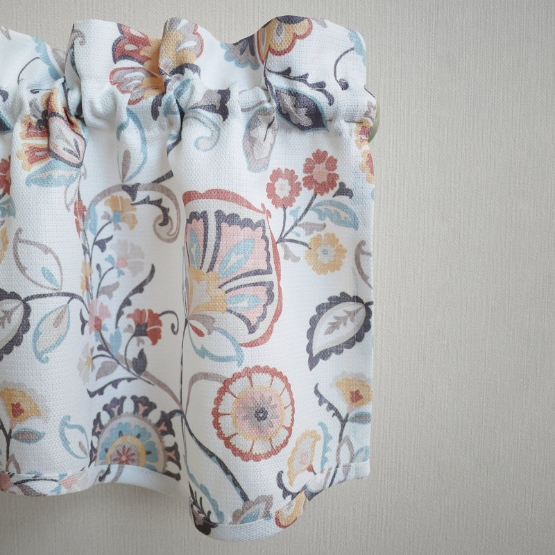 Lottemaria Paisley Tailored 54'' Window Valance in White
